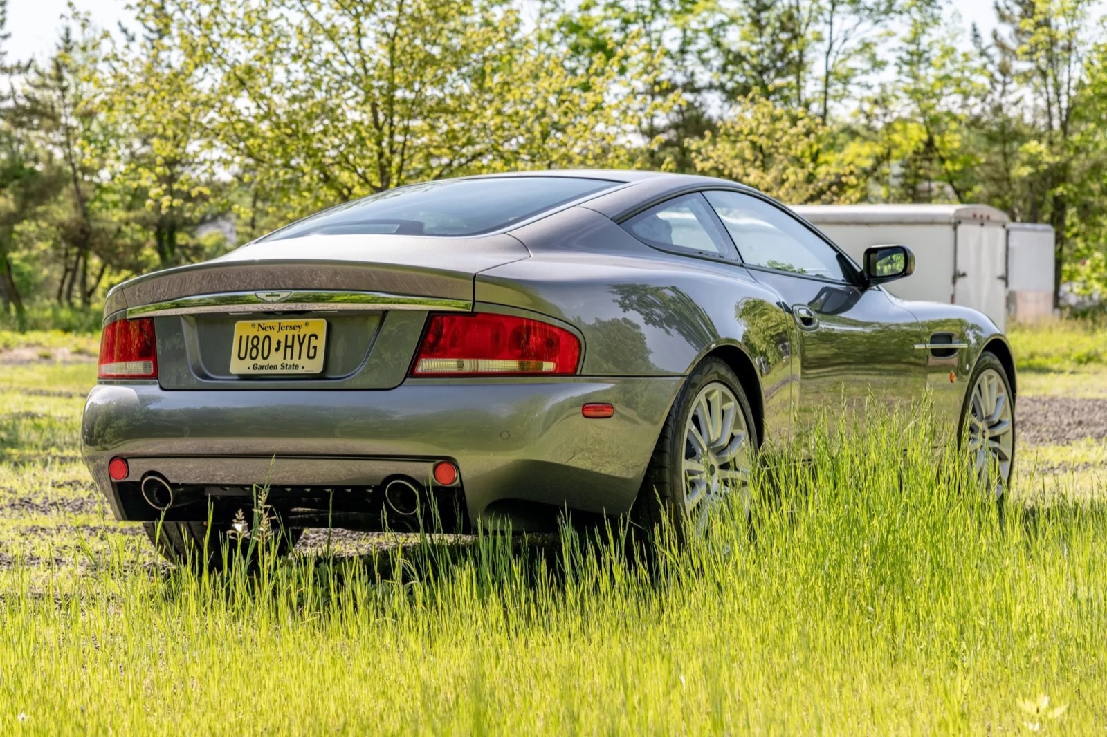 aston-martin-vanquish-met-handbak-2022-970-16